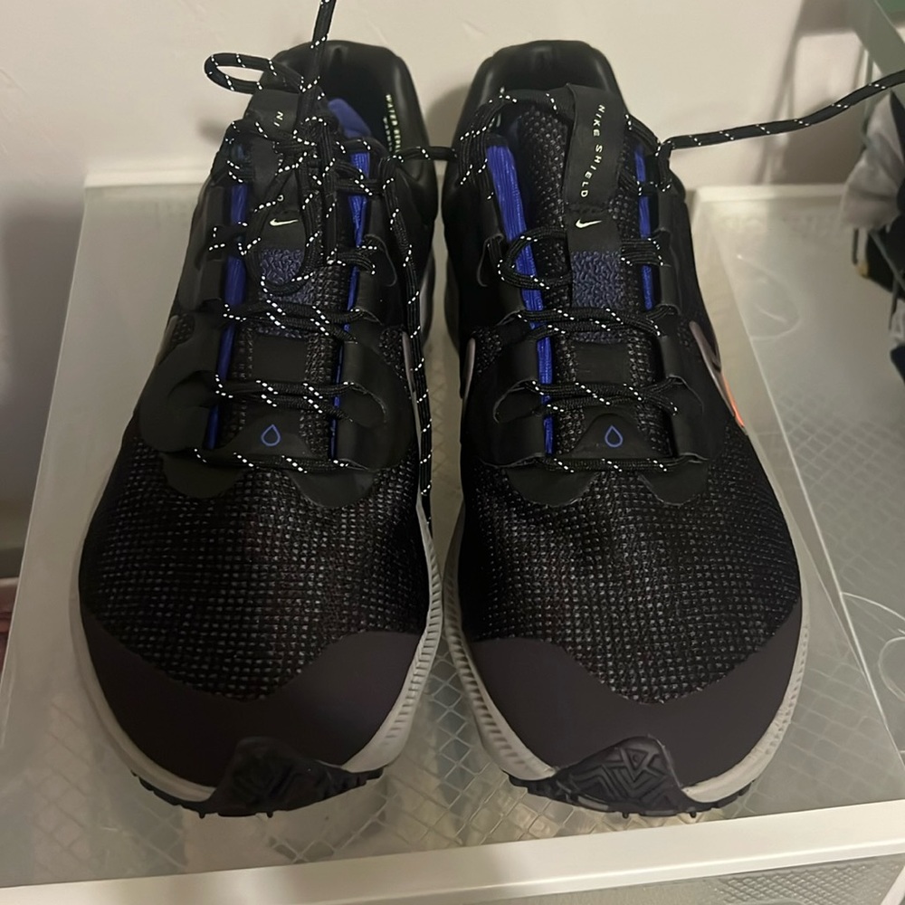 Nike zoom winflo 8 shield size 10 women’s